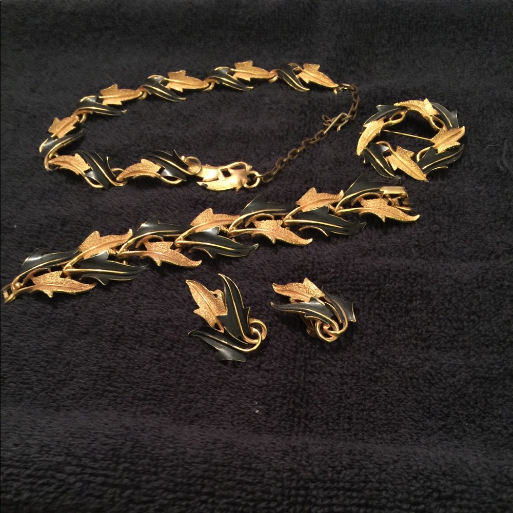 Vintage estate complete set